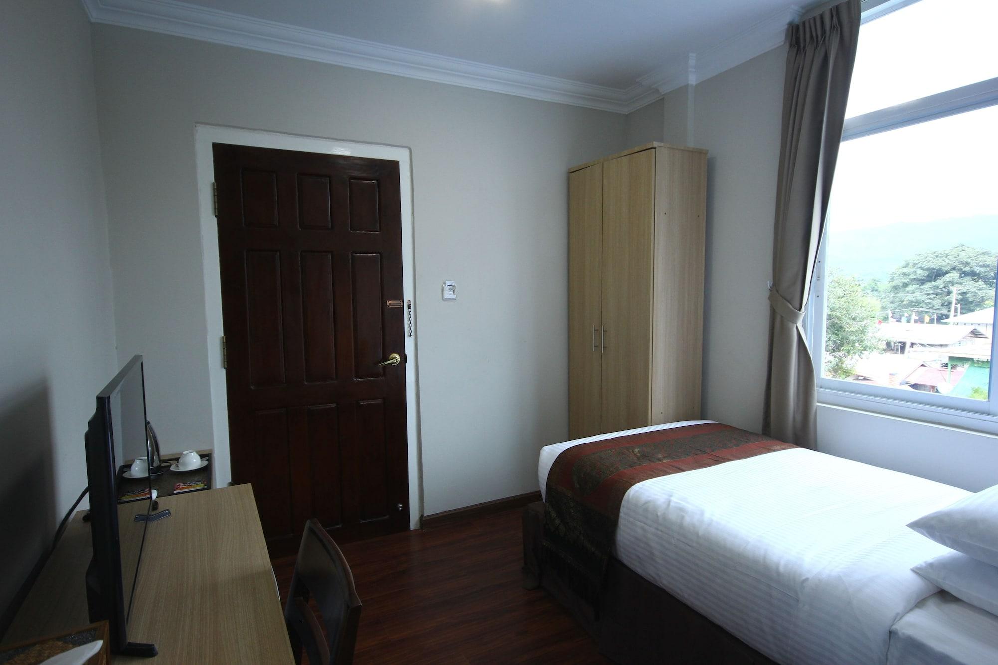 Immana Grand Inle Hotel Nyaungshwe Exteriör bild
