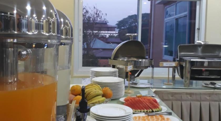Immana Grand Inle Hotel Nyaungshwe Exteriör bild