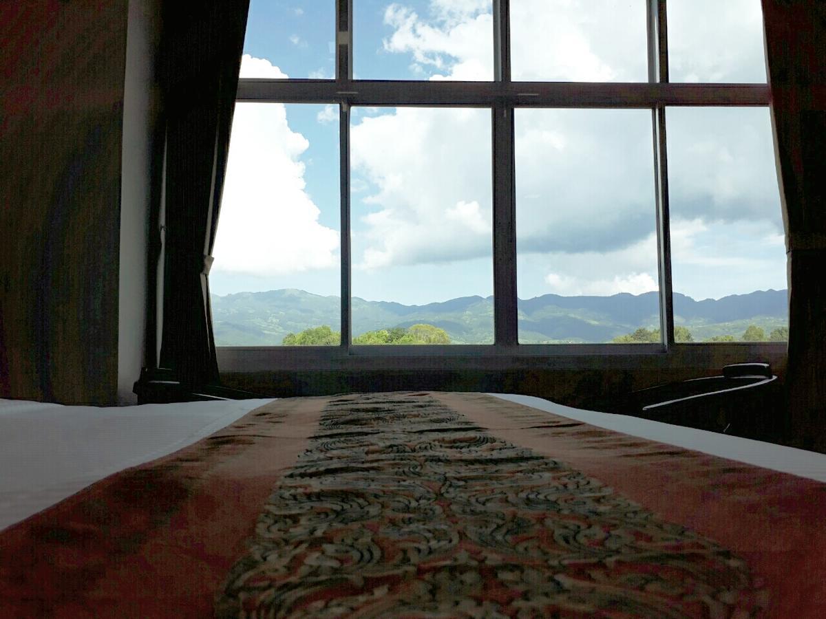 Immana Grand Inle Hotel Nyaungshwe Exteriör bild
