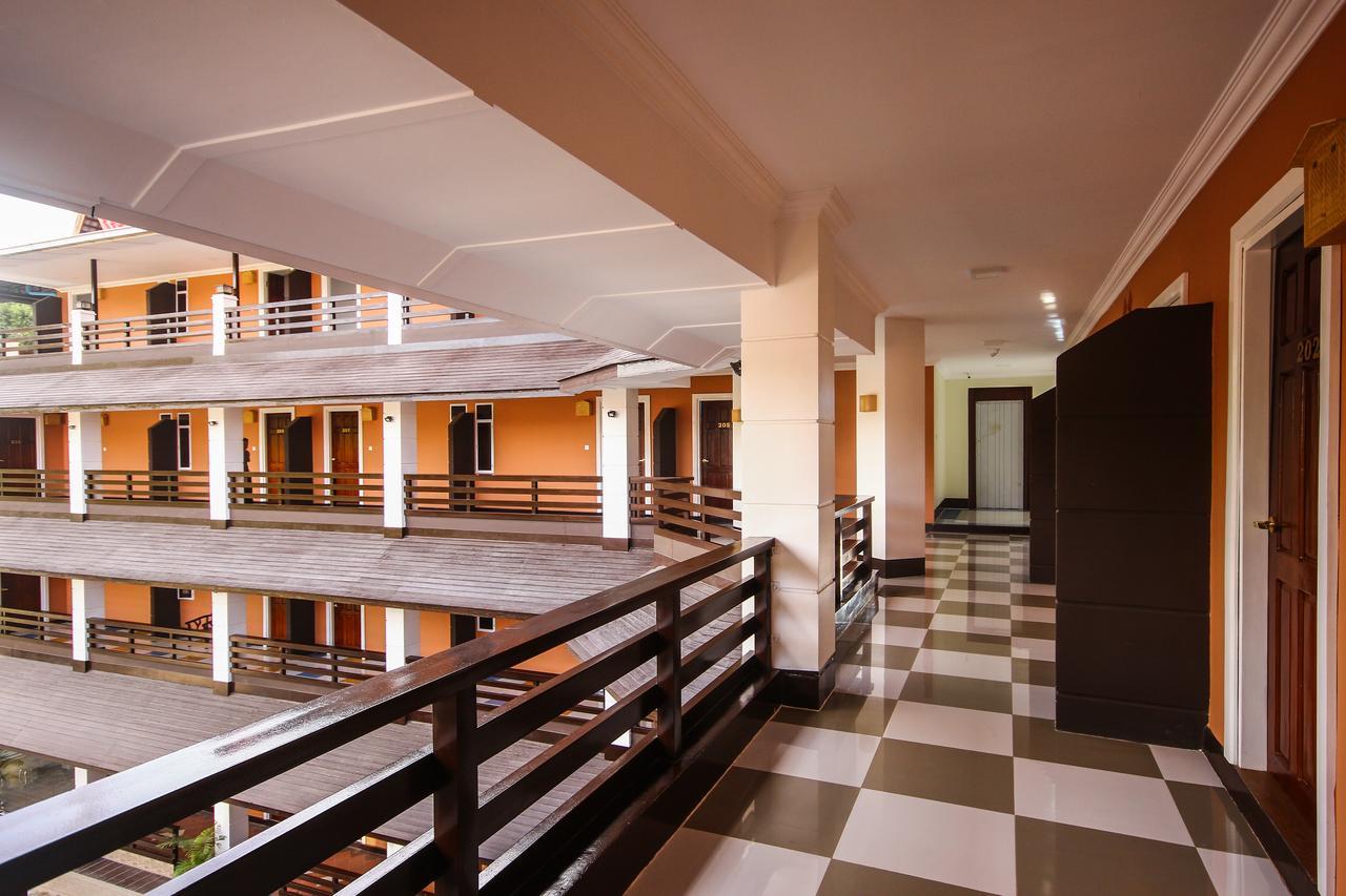 Immana Grand Inle Hotel Nyaungshwe Exteriör bild