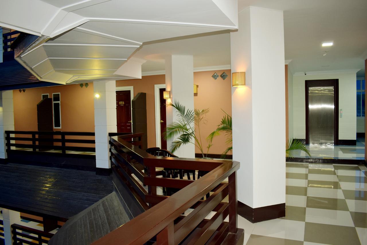 Immana Grand Inle Hotel Nyaungshwe Exteriör bild